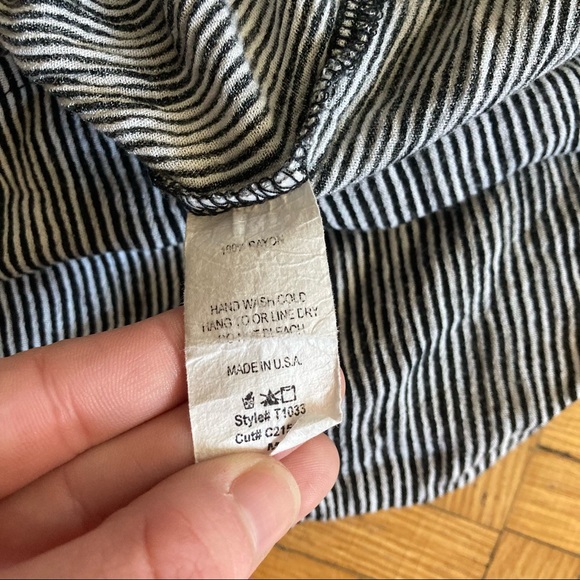 Off the shoulder flowy top - Picture 3 of 3